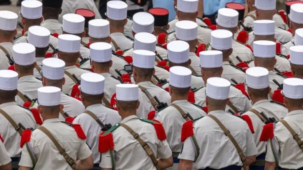 Σοκ στη Γαλλία από τις δηλώσεις του επικεφαλής του στρατού για το ενδεχόμενο «να χάσει τα παιδιά της»