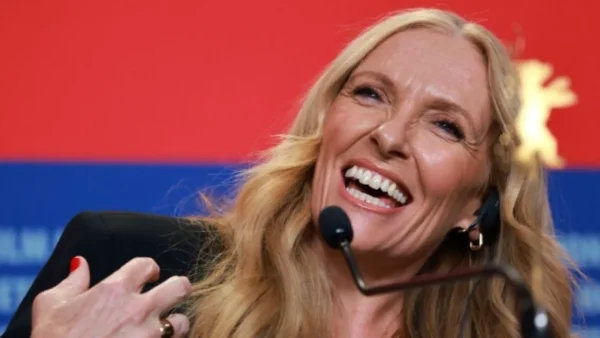 Η Τόνι Κολέτ και η Μίλι Άλκοκ πρωταγωνίστριες στο θρίλερ επιβίωσης «Hot Mother»