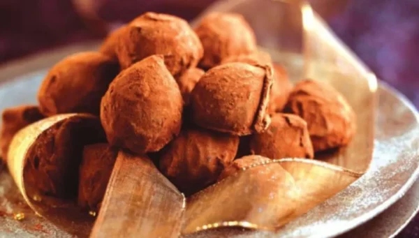 Τρούφες με κουβερτούρα και κονιάκ