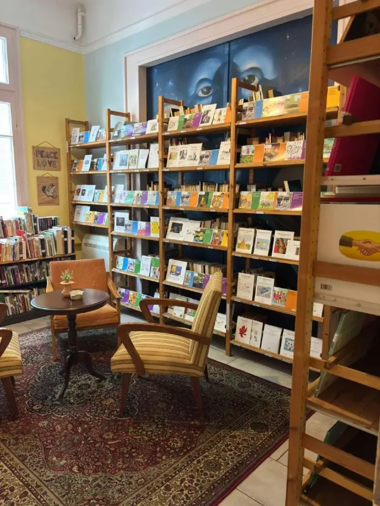 Μια βιβλιοθήκη που «μιλάει» πολλές γλώσσες δημιούργησε η ΑΡΣΙΣ