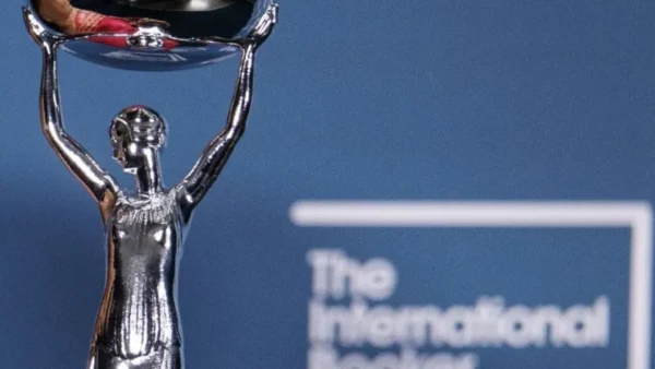 Ο Βρετανός-Ούγγρος συγγραφέας Ντέιβιντ Σάλαϊ κερδίζει το βραβείο Booker 2025