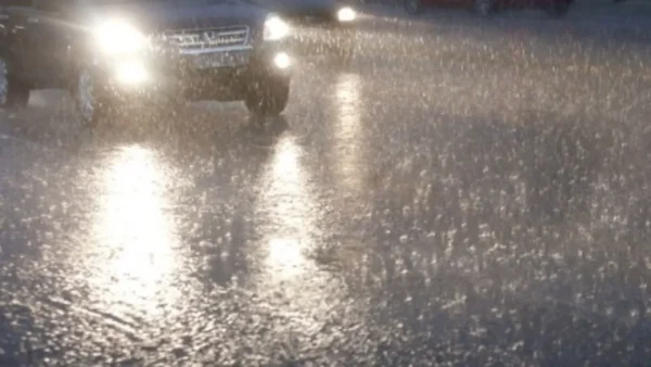 Ηράκλειο: Ισχυρές βροχοπτώσεις προκάλεσαν προβλήματα σε μετακινήσεις - Κατολισθήσεις στο ΒΟΑΚ.