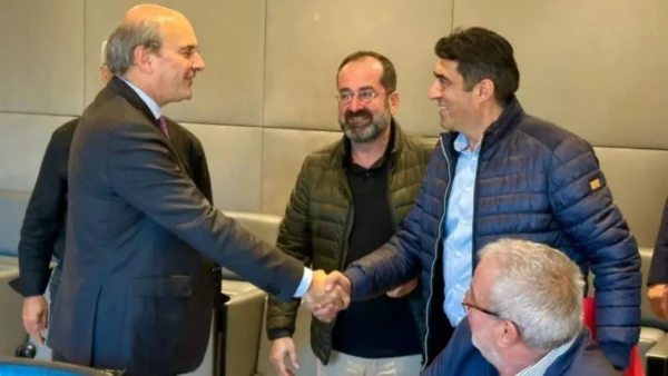 Κ. Χατζηδάκης με εκπροσώπους της ΕΘΕΑΣ: Είμαστε στην τελική ευθεία για τις πληρωμές στους αγρότες