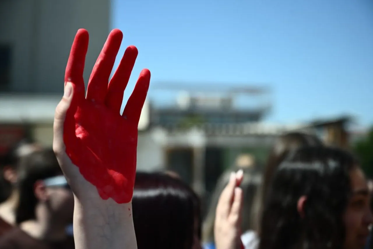 Τρία ονόματα που έγιναν κραυγή: Τοπαλούδη, Ψαράκου, Γρίβα – Αιματοβαμμένες υποθέσεις κακοποίησης γυναικών με τραγική κατάληξη