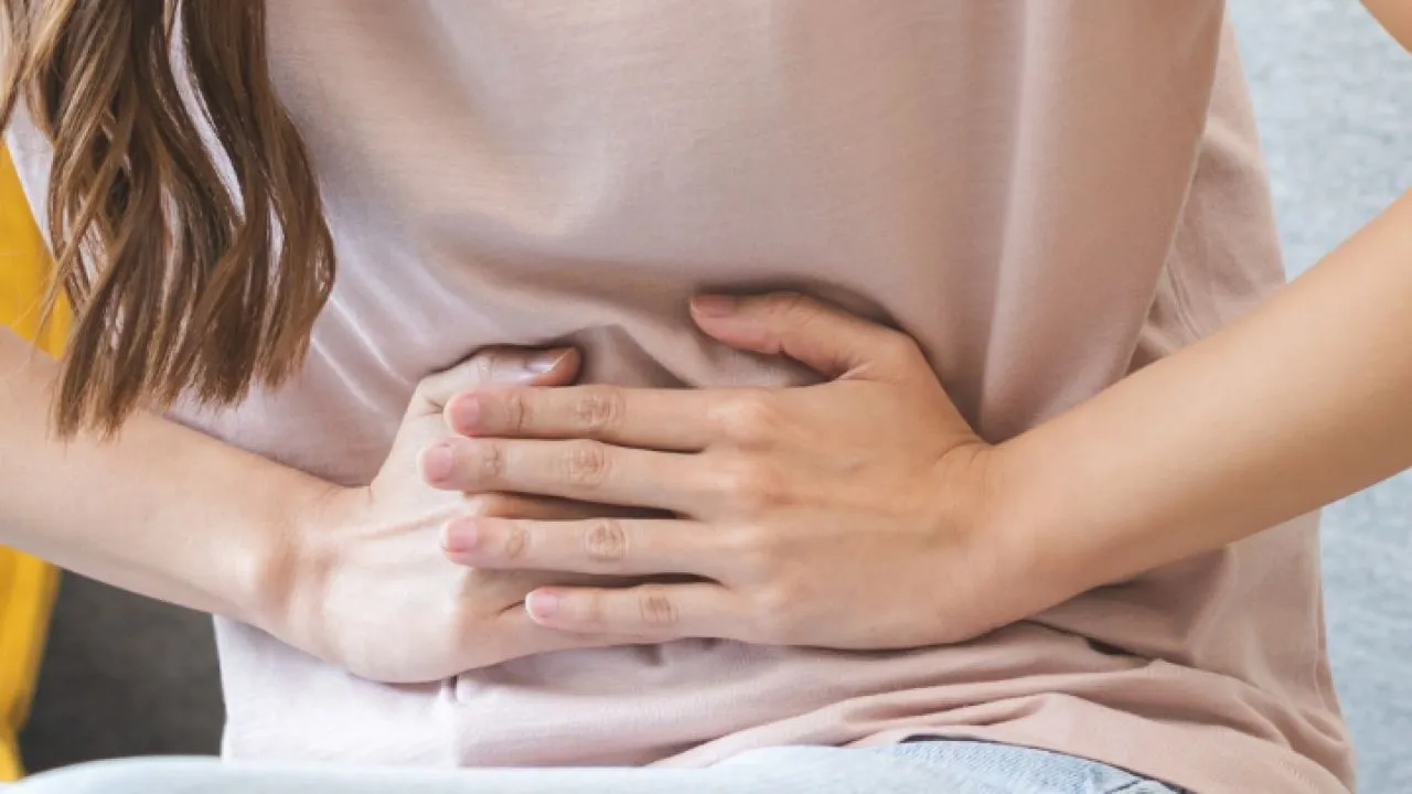 Οξεία ιογενής γαστρεντερίτιδα: Πόσο διαρκεί και πότε χρειάζεται ιατρική φροντίδα;