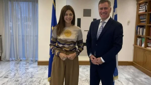 Με την υπουργό Παιδείας Σ. Ζαχαράκη συναντήθηκε ο πρύτανης του ΔΙΠΑΕ Στ. Αγγελόπουλος