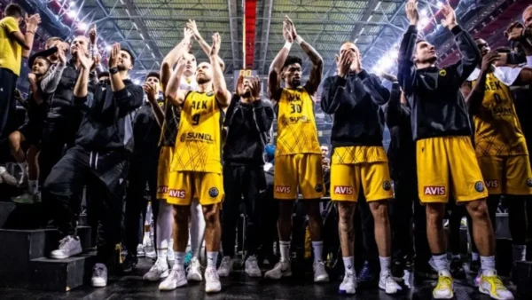 Πρωτιά και πρόκριση στους «16» για την ΑΕΚ