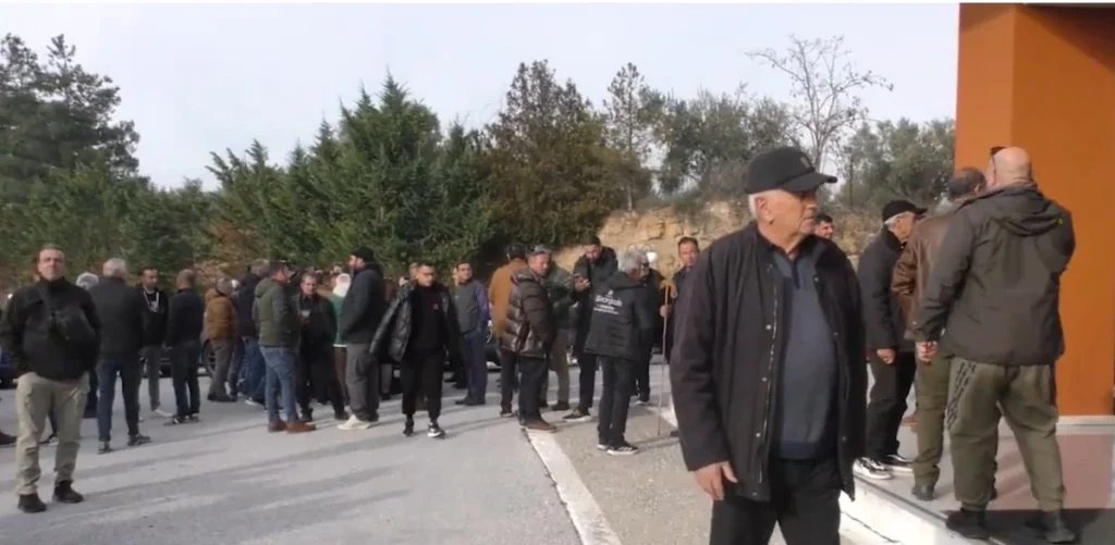 Δεν κάνουν πίσω οι αγρότες: "Σφίγγουν τον κλοιό" - Μαζική συνέχεια στα μπλόκα - video