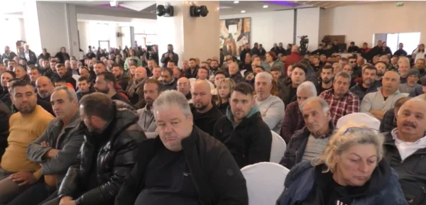 Δεν κάνουν πίσω οι αγρότες: "Σφίγγουν τον κλοιό" - Μαζική συνέχεια στα μπλόκα - video