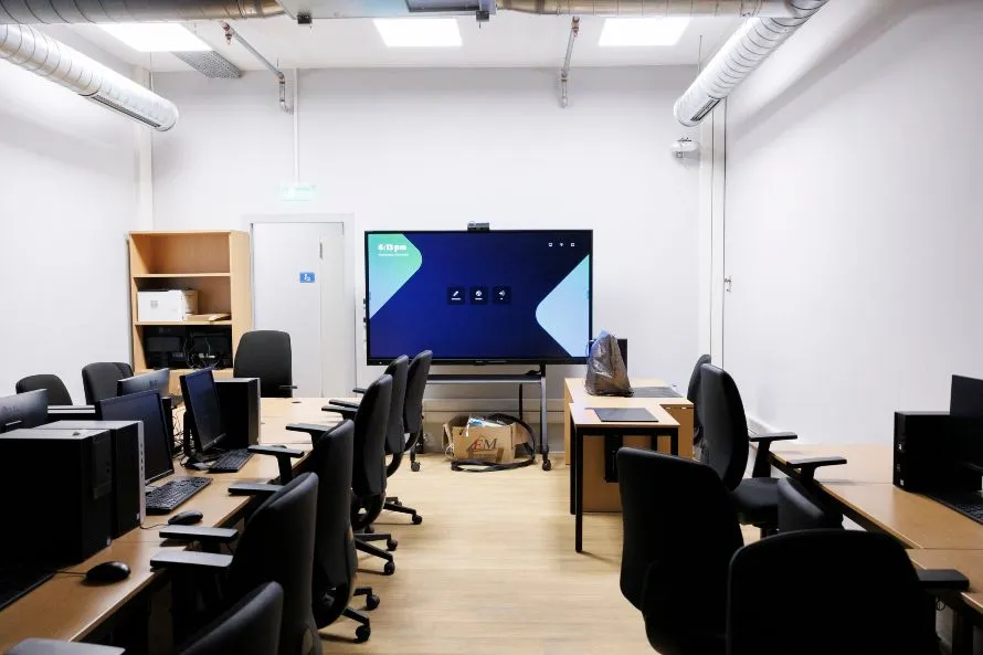 Εγκαίνια βιβλιοθήκης ΣΘΕ του ΑΠΘ στον χώρο όπου υπήρχε η κατάληψη του Βιολογικού