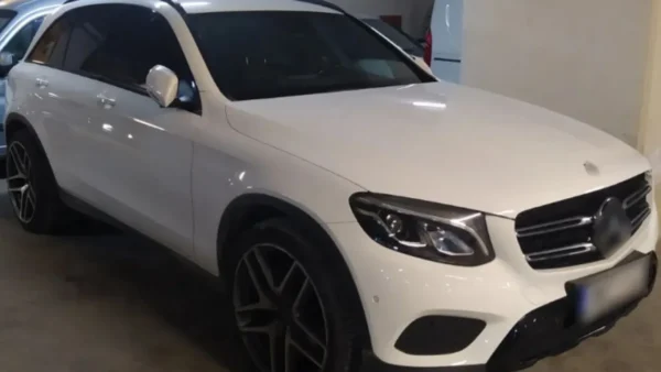 Συνελήφθησαν τρία αδέλφια για εμπόριο προϊόντων «μαϊμού» μέσω διαδικτύου