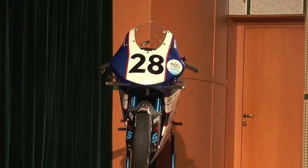 Φοιτητές του ΔΙΠΑΕ Σερρών παρουσίασαν την αγωνιστική μηχανή που κατασκεύασαν - video