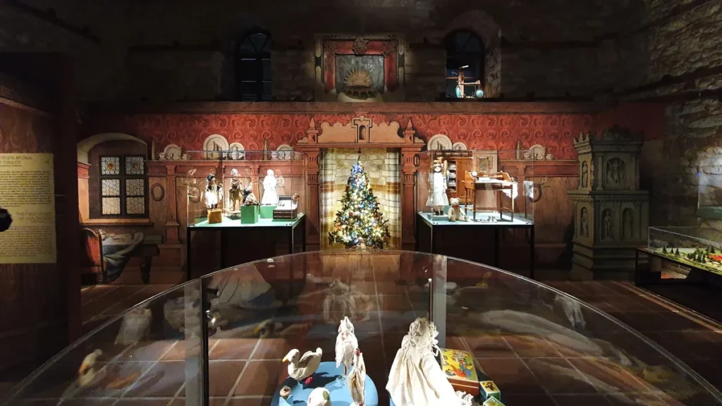 Δράμα: Παιχνίδια και παιδικές μνήμες από το Μουσείο Μπενάκη στο Σαντιρβάν Τζαμί