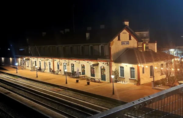 Δράμα: Το τρένο επιστρέφει μέσα από τον φωτογραφικό φακό