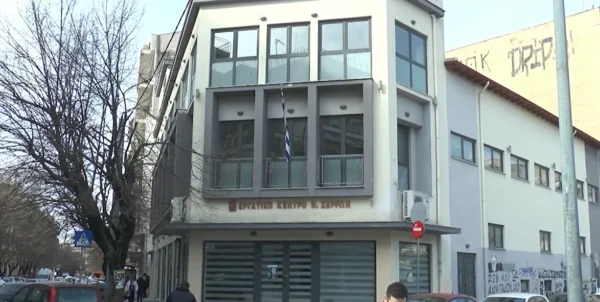 Δώρο Χριστουγέννων: Πότε καταβάλλεται και τι ποσό δικαιούνται οι εργαζόμενοι - video