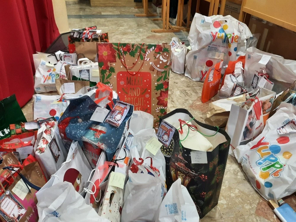 Δήμος Σερρών: Συγκινητική ανταπόκριση των Σερραίων στη δράση «Γίνε Άη Βασίλης για ένα παιδί»