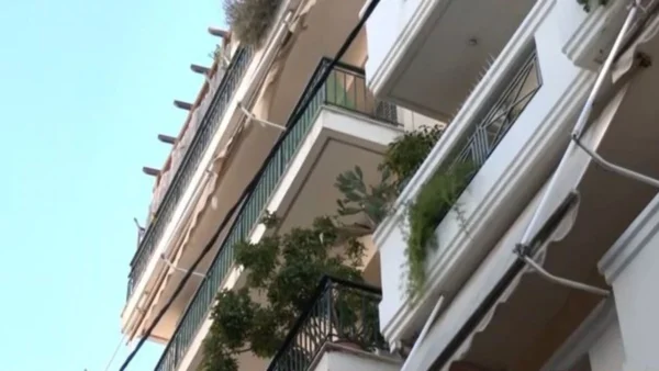 Γκύζη: Άνδρας μαχαίρωσε τη σύζυγό του στον λαιμό και έπεσε από την ταράτσα – Βρέθηκε ιδιόχειρο σημείωμα