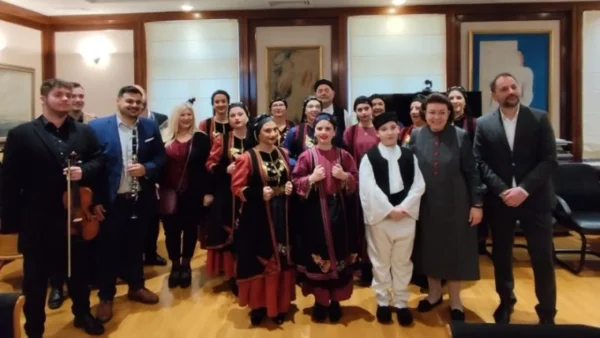Χριστουγεννιάτικα κάλαντα στο υπουργείο Πολιτισμού
