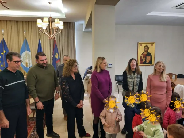 Χριστουγεννιάτικα κάλαντα από τις μαθήτριες και τους μαθητές των Παιδικών σταθμών του Δήμου Σερρών