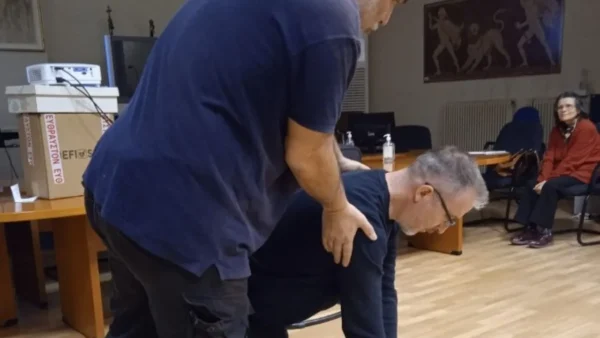 Η ΑΔΜΘ σε συνεργασία με το ΕΚΑΒ εκπαιδεύει το προσωπικό της στη χρήση απινιδωτή και ΚΑΡΠΑ