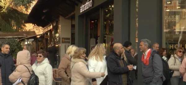 Συμβολικό κλείσιμο δήμων με αφορμή την ψήφιση του προϋπολογισμού 2026