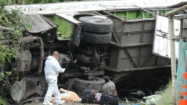 Δεκαεπτά νεκροί, ανάμεσά τους 16 μαθητές, σε τροχαίο στην Κολομβία