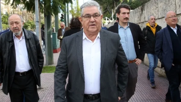 Δ. Κουτσούμπας από τη συγκέντρωση της ΚΕΔΕ στο Σύνταγμα: Η υποχρηματοδότηση των δήμων συνεχίζεται με τον νέο προϋπολογισμό