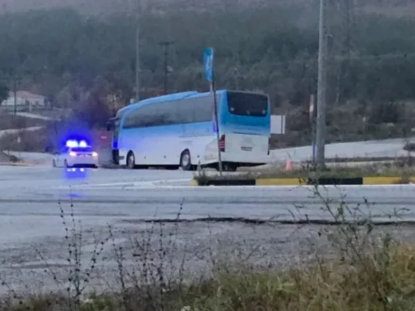 Κοζάνη: Τροχαίο με λεωφορείο που μετέφερε εργαζόμενους της ΔΕΗ - Έπαθε ανακοπή ο οδηγός