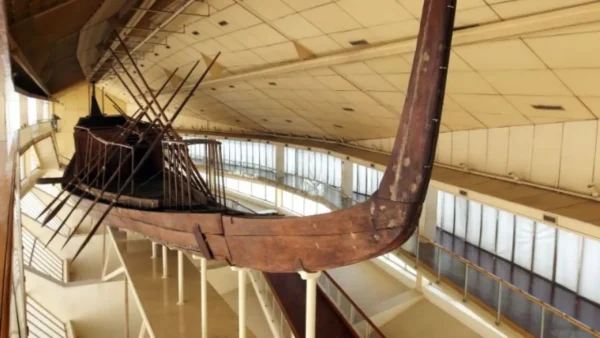 Η ηλιακή λέμβος του Χέοπα θα συντηρηθεί ενώπιον κοινού στο Μεγάλο Αιγυπτιακό Μουσείο