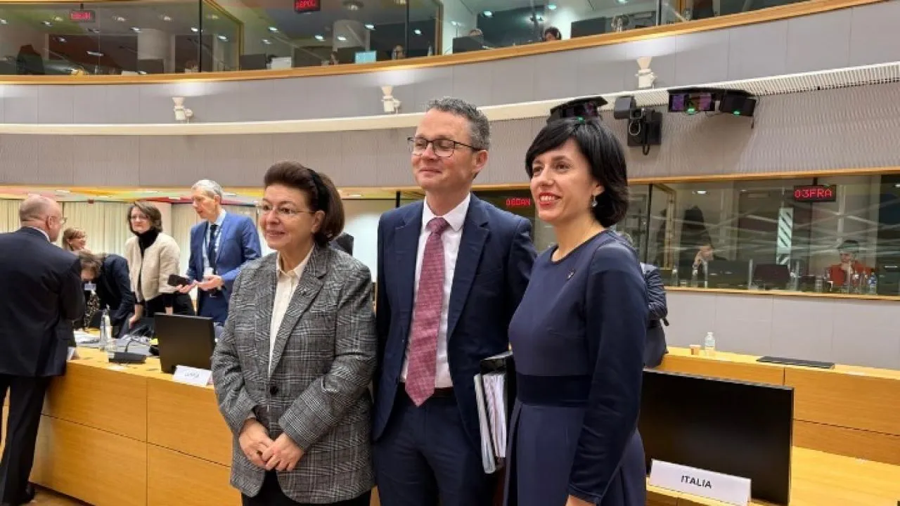 Λ. Μενδώνη στο Συμβούλιο Υπουργών Πολιτισμού, Οπτικοακουστικών και Μέσων Ενημέρωσης της ΕΕ: Η ελευθερία της τέχνης είναι αδιαπραγμάτευτη