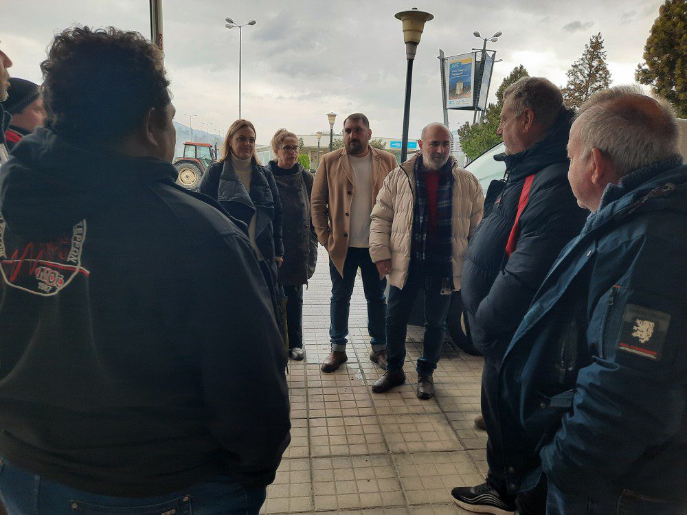 Η Δήμαρχος Σερρών στο μπλόκο των αγροτών του Προμαχώνα - video