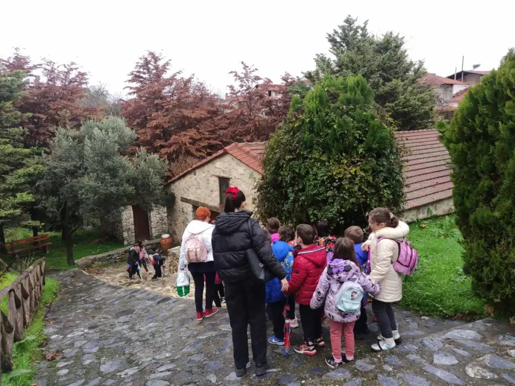 Το Μουσείο ελιάς στον Ελαιώνα «ζωντάνεψε» και πάλι –Επίσκεψη του 1ου Δημοτικού Σχολείου Σερρών