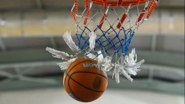 KAE Άρης: Μοίρασαν δώρα στα παιδιά