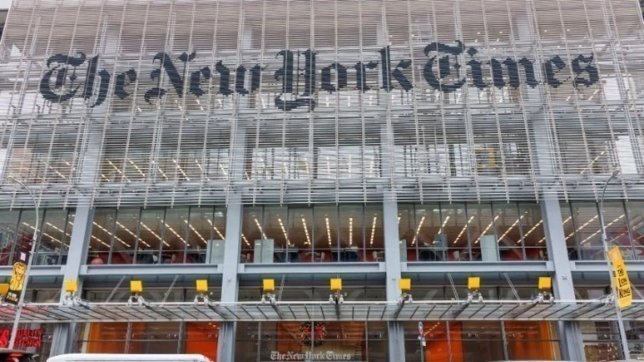 Η εφημερίδα New York Times προσέφυγε στη δικαιοσύνη εναντίον του Πενταγώνου για τους περιορισμούς που επέβαλε στους δημοσιογράφους