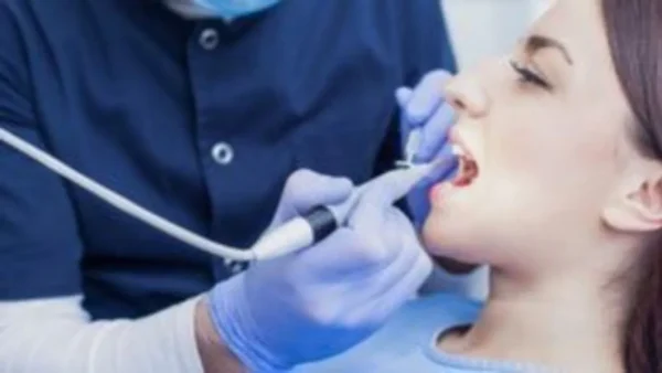 Προειδοποίηση οδοντιάτρων για παραπλανητικές διαφημίσεις σχετικά με οδοντιατρικές εργασίες αμφιβόλου ποιότητας