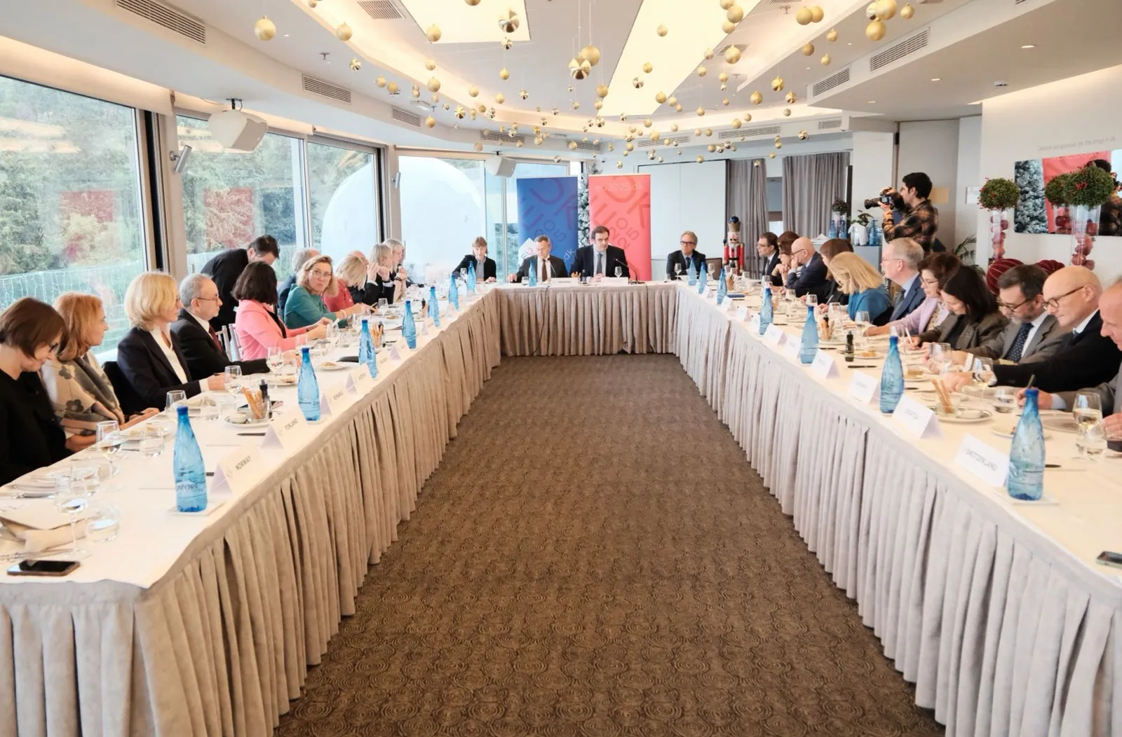 Συνάντηση Κυριάκου Πιερρακάκη με πρέσβεις ΕΕ: Η Ευρώπη χρειάζεται επιτάχυνση μεταρρυθμίσεων και δημοσιονομική ισορροπία