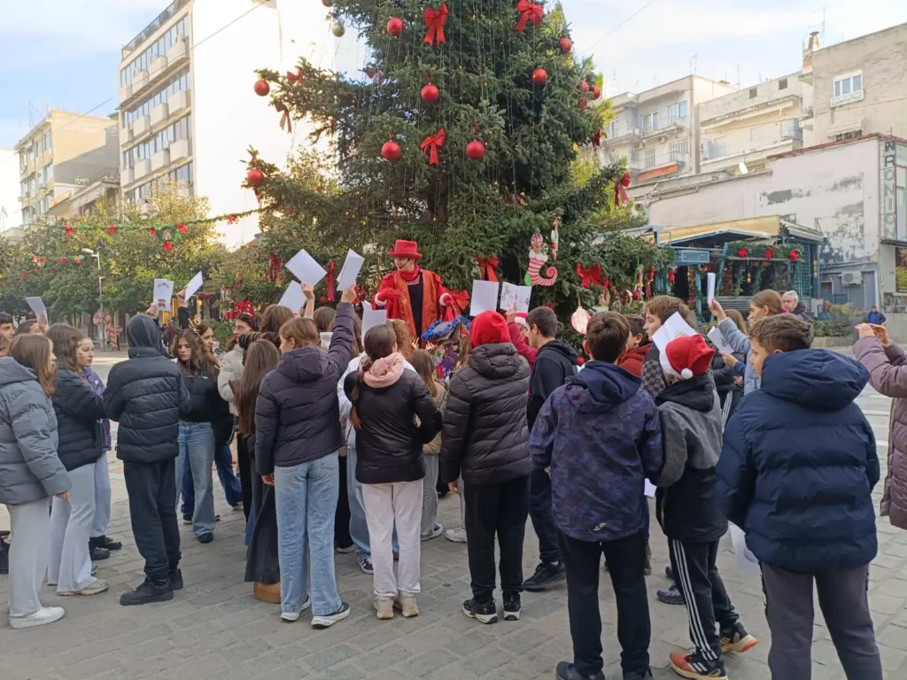 Σε γιορτινό κλίμα η πόλη των Σερρών – Συνεχίζονται οι χριστουγεννιάτικες δράσεις της «Πολιτείας των Ευχών»