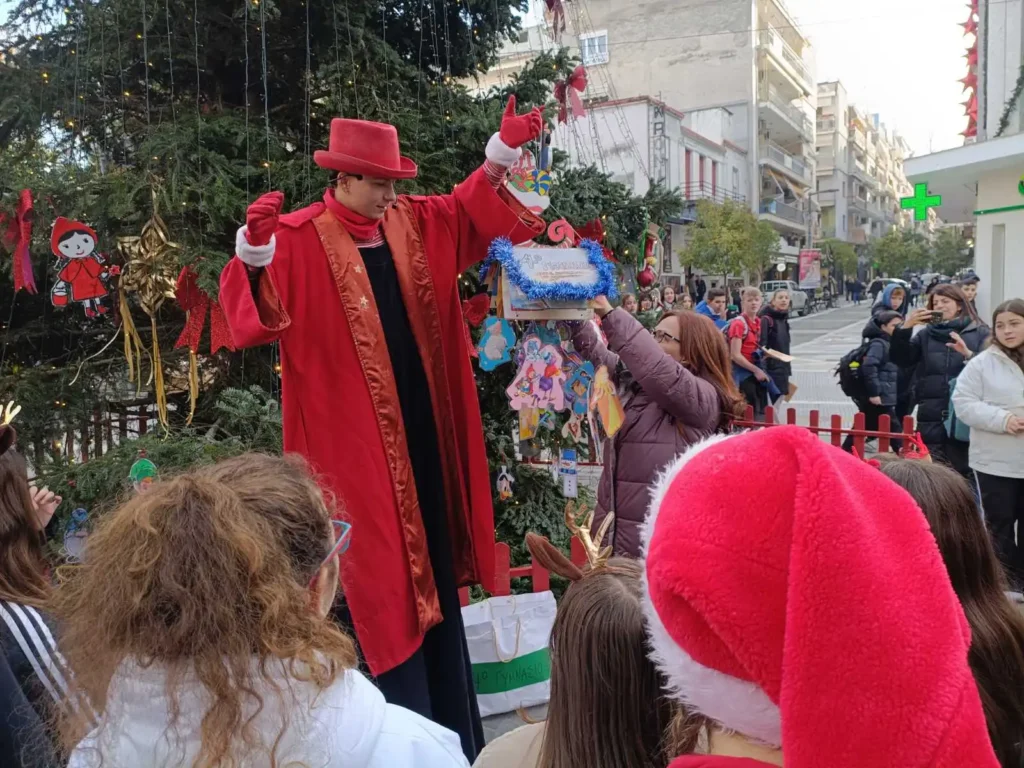 Σε γιορτινό κλίμα η πόλη των Σερρών – Συνεχίζονται οι χριστουγεννιάτικες δράσεις της «Πολιτείας των Ευχών»