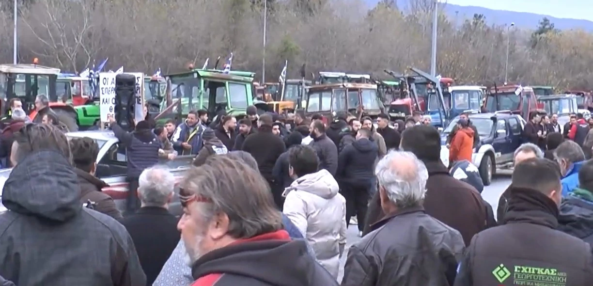 Ο Προμαχώνας "βράζει": Κτηνοτρόφοι παγιδευμένοι με φακέλους που πηγαινοέρχονται - Οργή και απόγνωση στα σύνορα