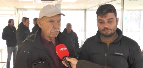 Χριστούγεννα στο μπλόκο του Προμαχώνα έκαναν οι αγρότες - video