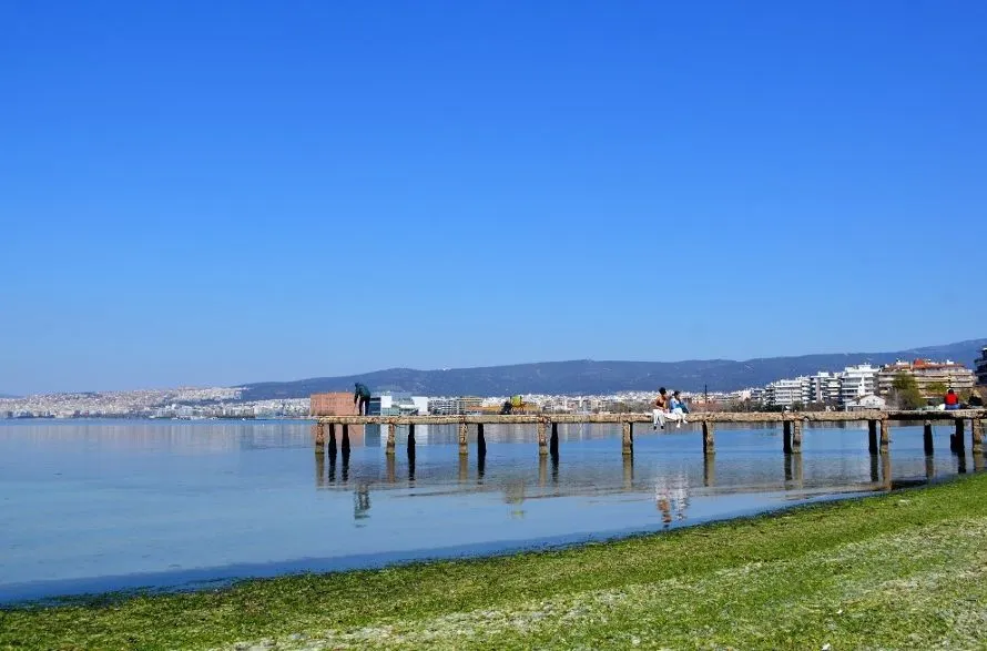 «Σβήνει» σιγά σιγά και η τελευταία ιστορική Σκάλα των Προσφύγων στο Καραμπουρνάκι της Καλαμαριάς - Η δήμαρχος Καλαμαριάς για τη Σκάλα