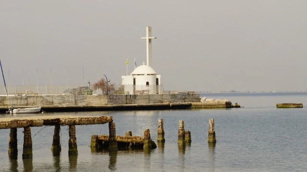 «Σβήνει» σιγά σιγά και η τελευταία ιστορική Σκάλα των Προσφύγων στο Καραμπουρνάκι της Καλαμαριάς - Η δήμαρχος Καλαμαριάς για τη Σκάλα