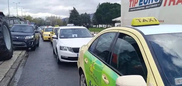Σέρρες: Δίπλα στον αγώνα των αγροτών οι οδηγοί ταξί και φορτηγών - video
