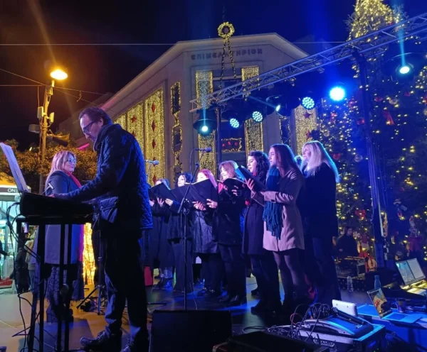 Πολιτεία των Ευχών: Κάλαντα, μελωδίες και γιορτινή ατμόσφαιραστην καρδιά των Σερρών από το γυναικείο φωνητικό σύνολο «The Voices»