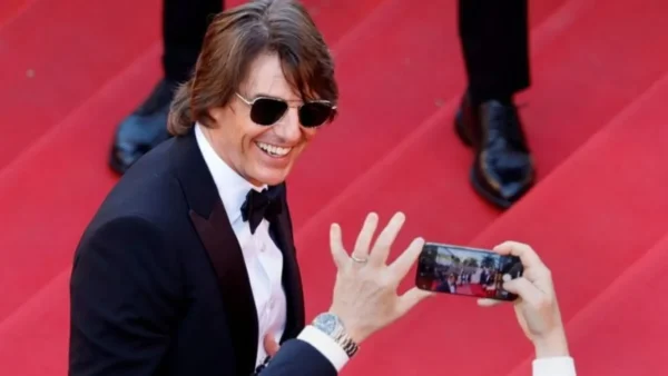 Ο Τομ Κρουζ χορεύει με ένα φτυάρι στη νέα ταινία του Αλεχάντρο Γκονζάλες Ινιάριτου «Digger»