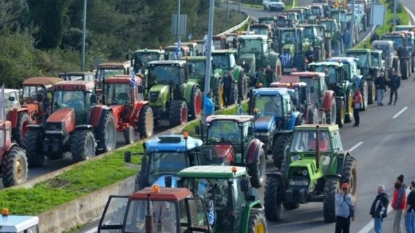 Ηράκλειο: Κατάληψη κτιρίου της ΑΑΔΕ από τους αγροτοκτηνοτρόφους