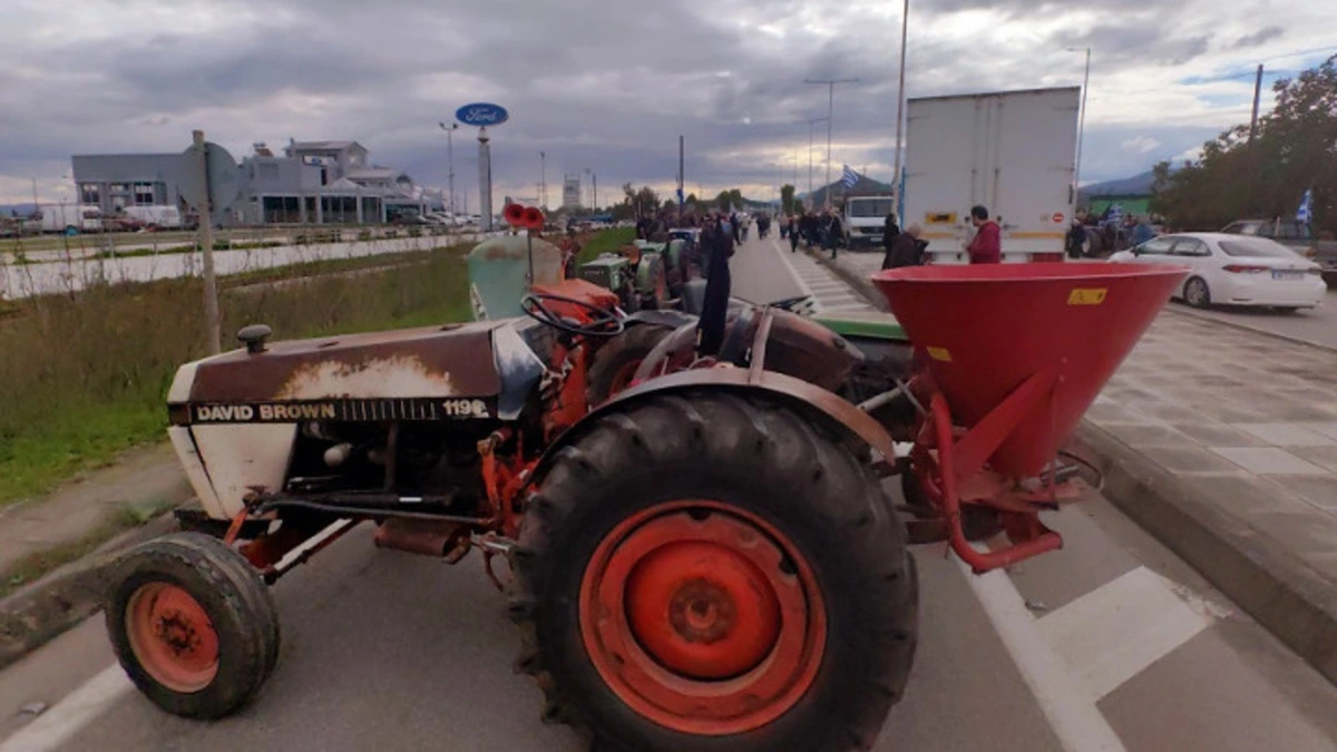 Λαμία: Σε τέσσερα σημεία παραμένει αποκλεισμένη η εθνική οδός Αθηνών-Λαμίας