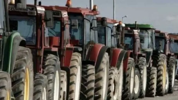 Αγρότες απέκλεισαν το τελωνείο των Ευζώνων