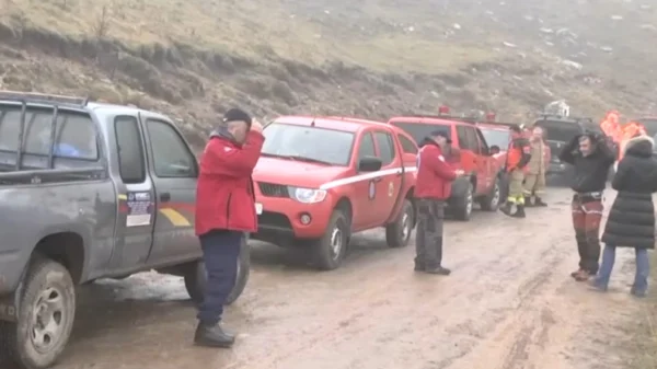 Σχεδόν αγκαλιασμένοι εντοπίστηκαν οι τέσσερις ορειβάτες που σκοτώθηκαν από χιονοστιβάδα στα Βαρδούσια