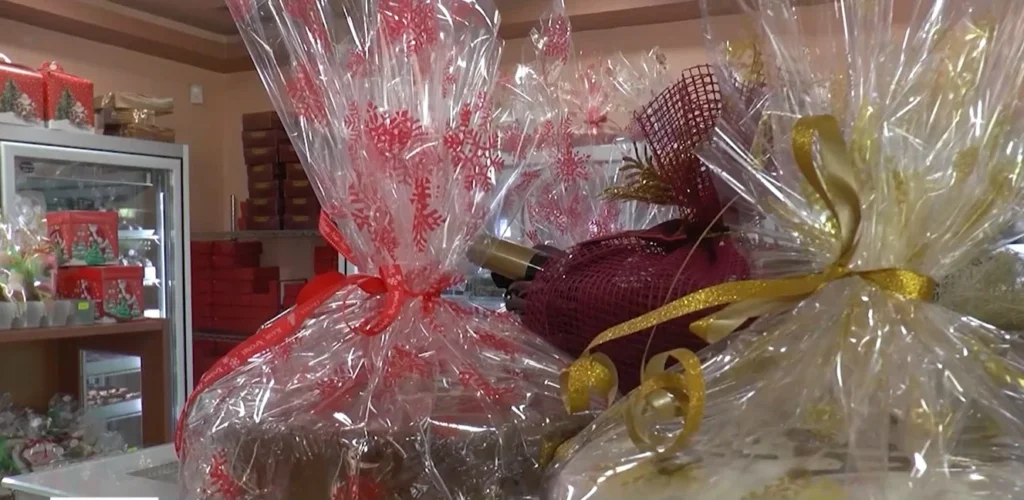 Λαχταριστές βασιλόπιτες από το ζαχαροπλαστείο ΜΑΚΕΔΟΝΙΚΟ - VIDEO